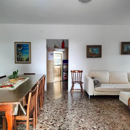 Casa vacanze La Piccola Pineta, 10 Posti Letto Vicino Al Mare